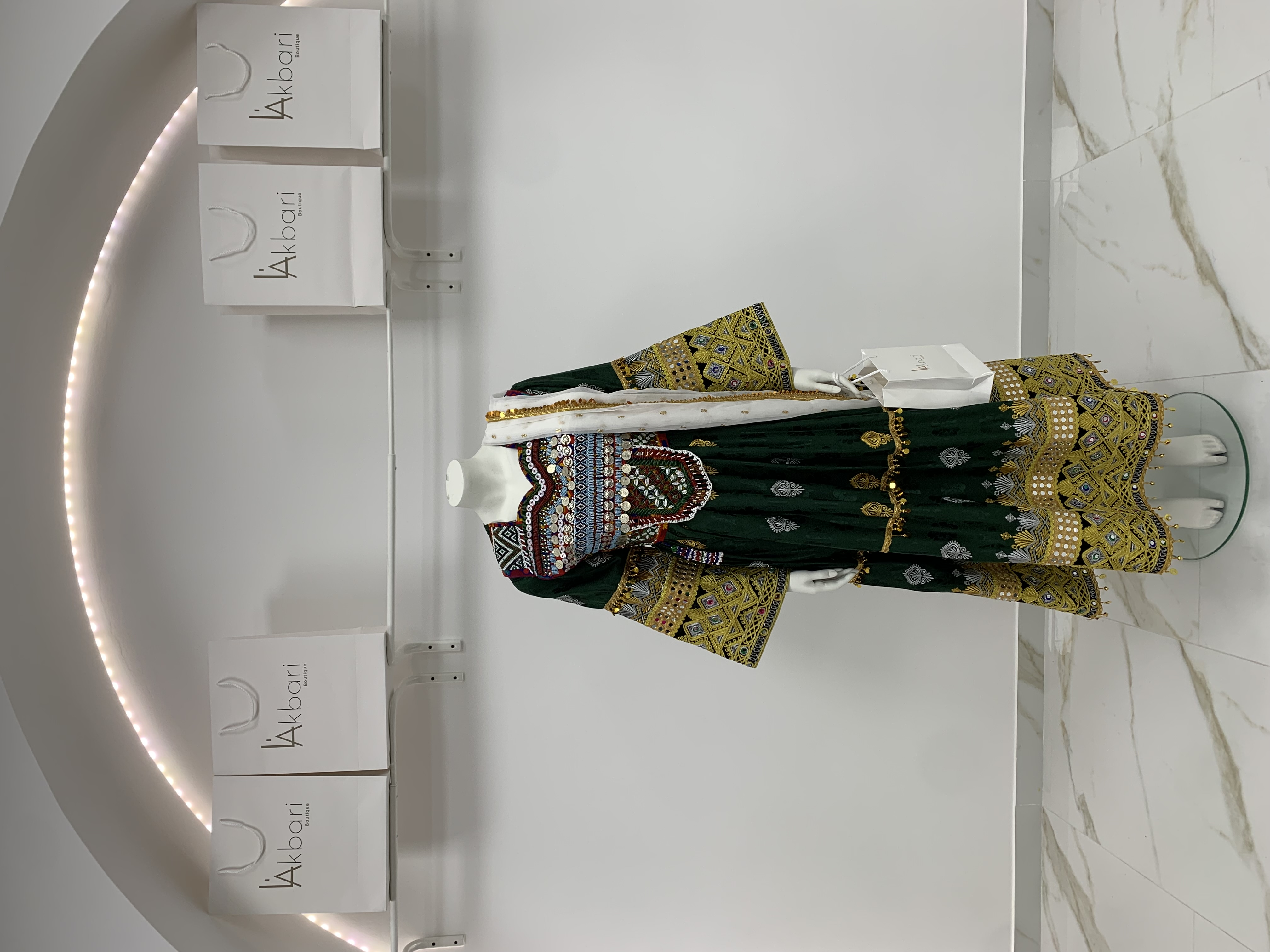 Traditionele Afghaanse jurk - voorkant